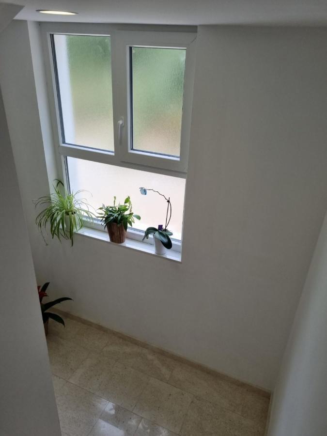 Apartmani Tolj Макарська Екстер'єр фото