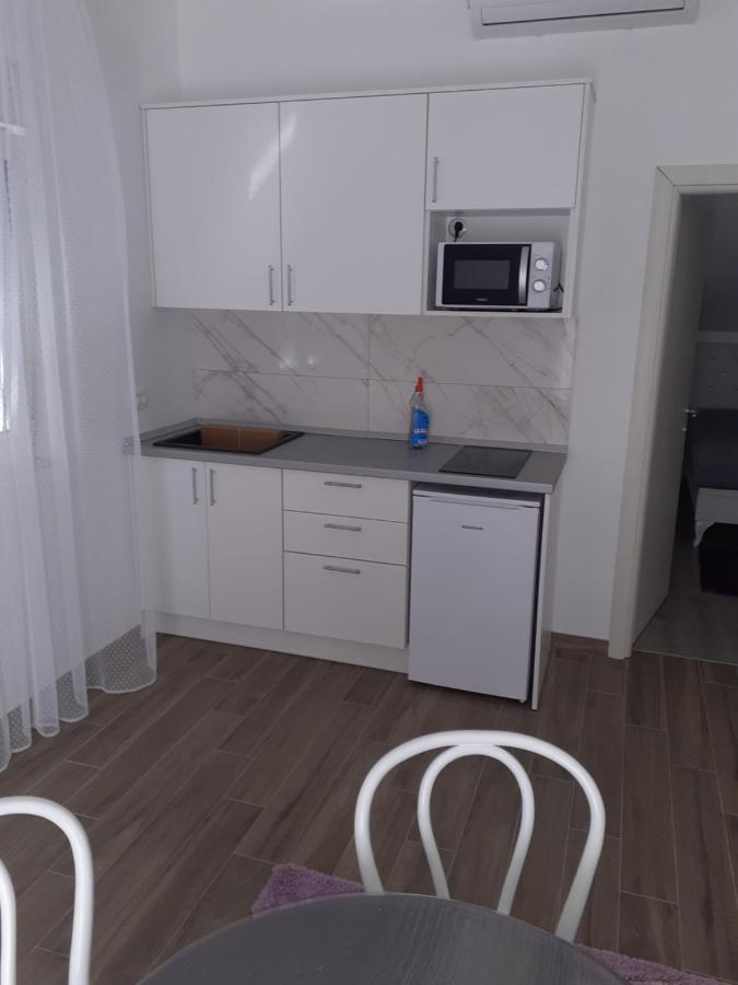 Apartmani Tolj Макарська Екстер'єр фото