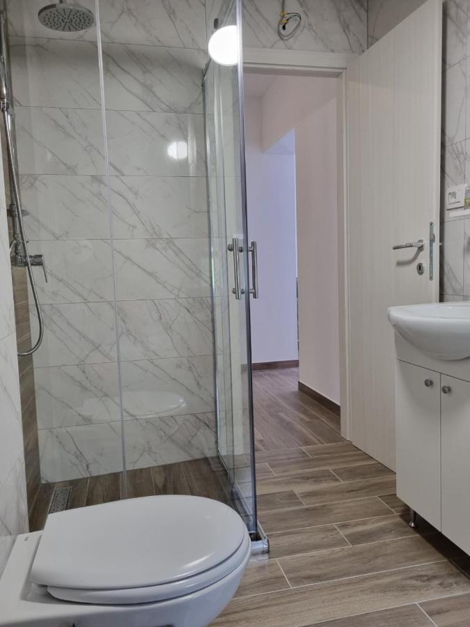 Apartmani Tolj Макарська Екстер'єр фото