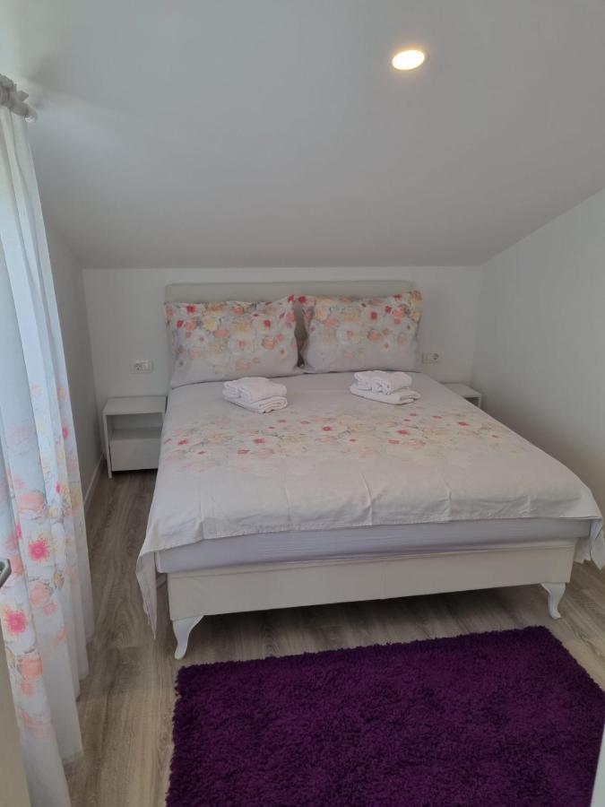 Apartmani Tolj Макарська Екстер'єр фото
