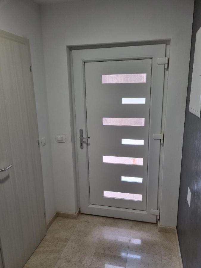 Apartmani Tolj Макарська Екстер'єр фото