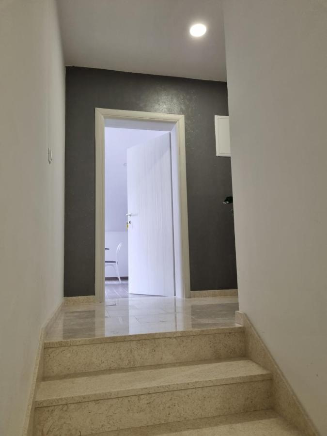 Apartmani Tolj Макарська Екстер'єр фото