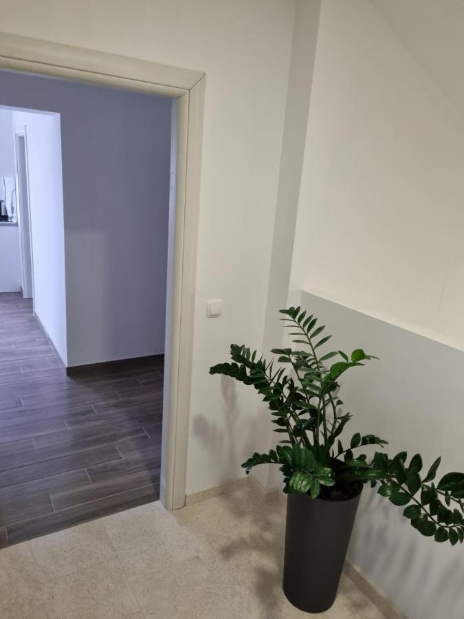 Apartmani Tolj Макарська Екстер'єр фото