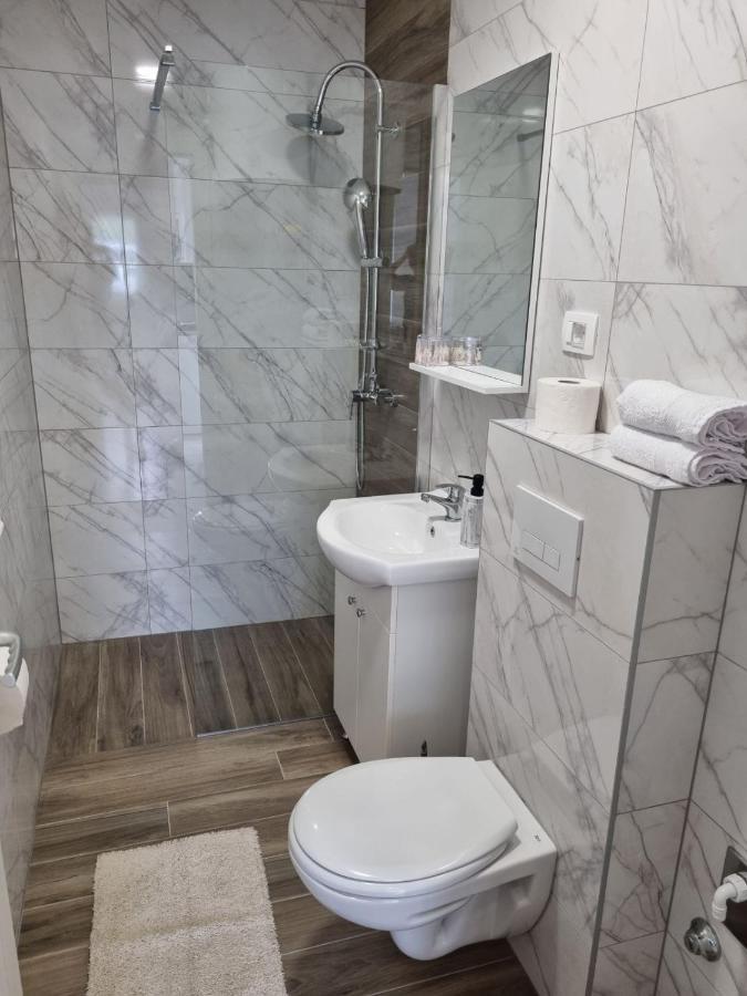 Apartmani Tolj Макарська Екстер'єр фото