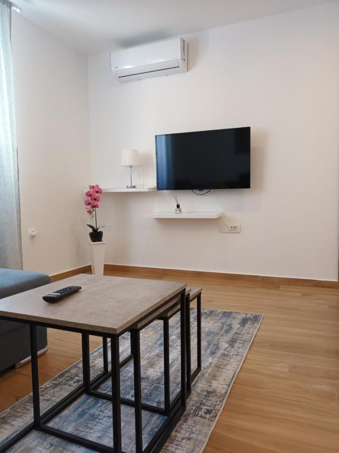 Apartmani Tolj Макарська Екстер'єр фото