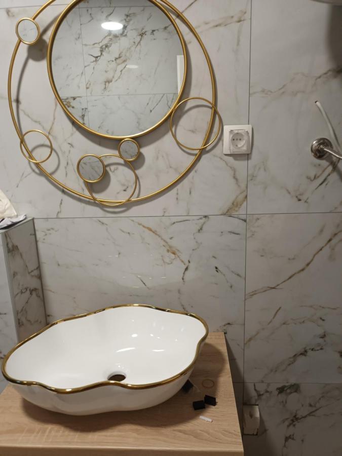 Apartmani Tolj Макарська Екстер'єр фото