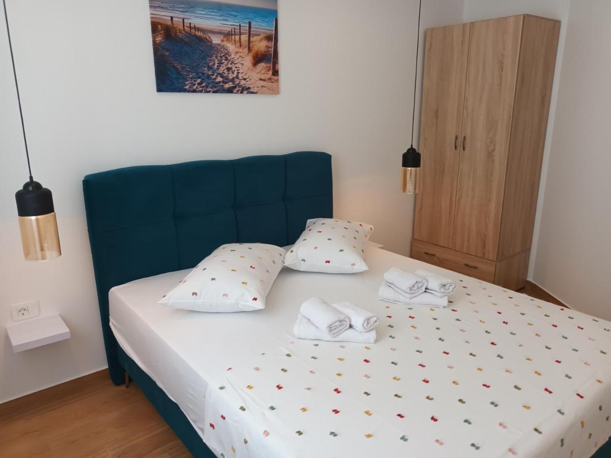 Apartmani Tolj Макарська Екстер'єр фото