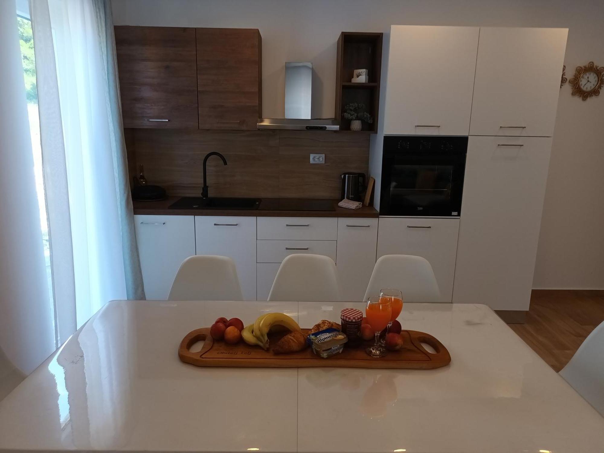 Apartmani Tolj Макарська Екстер'єр фото