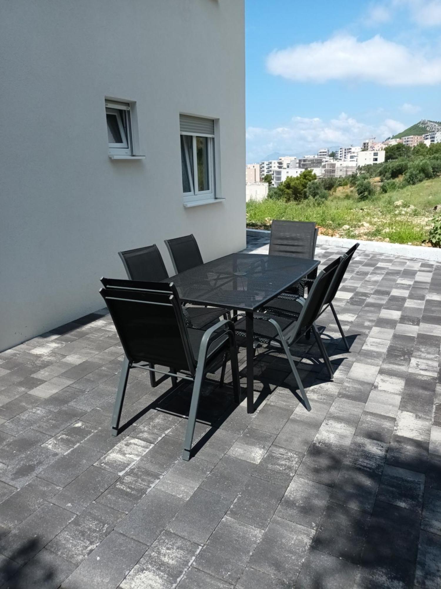 Apartmani Tolj Макарська Екстер'єр фото