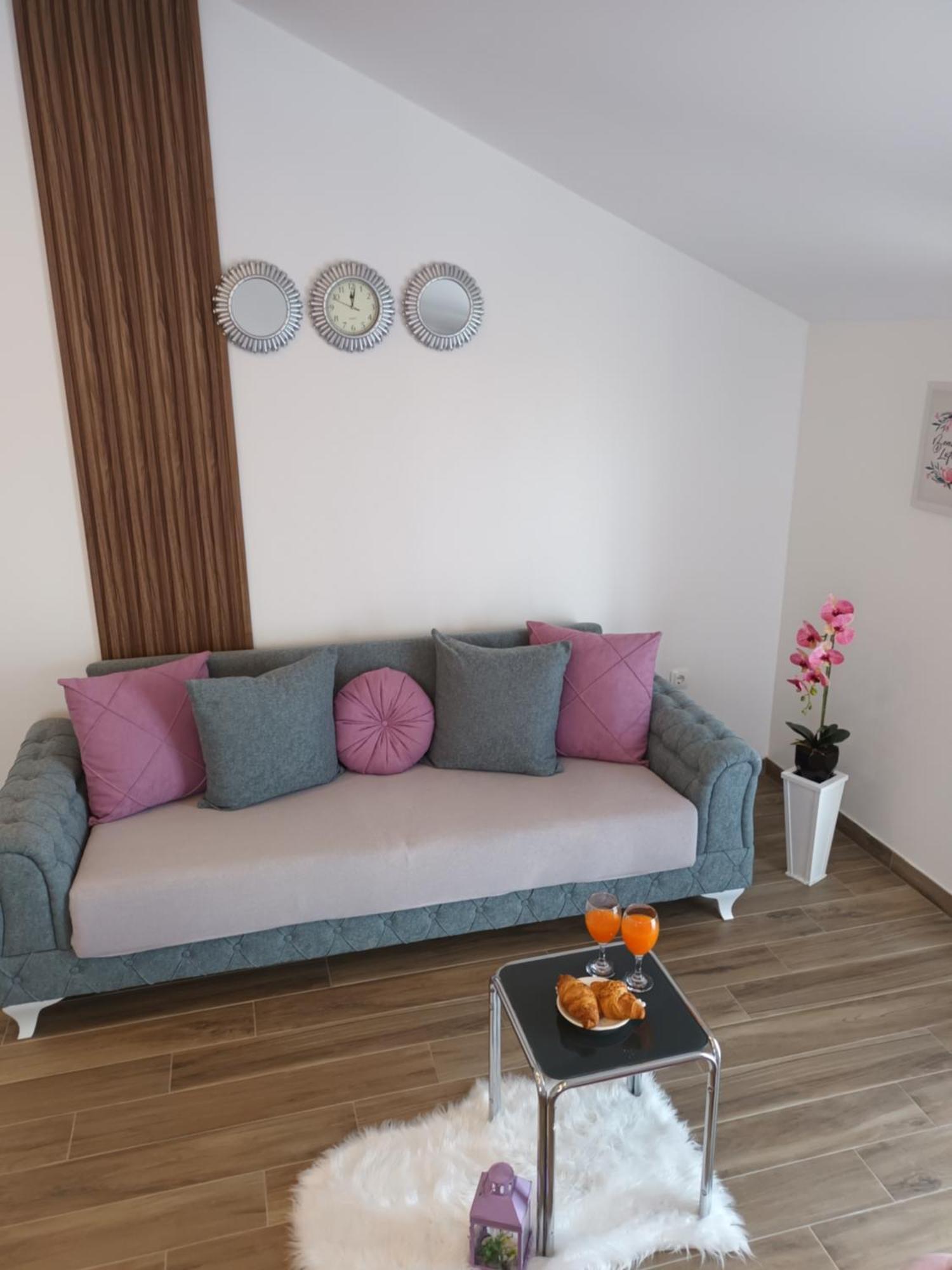 Apartmani Tolj Макарська Екстер'єр фото