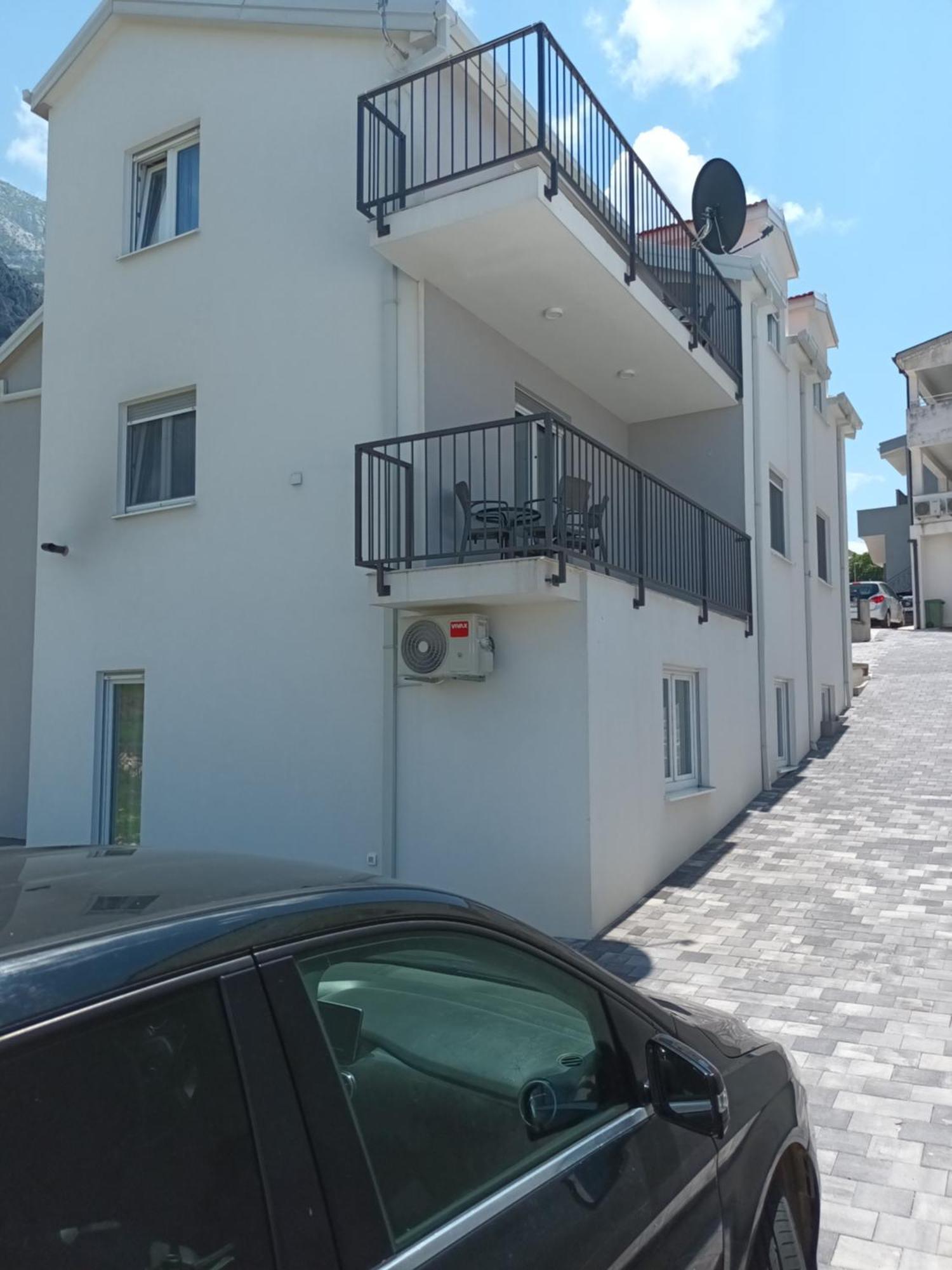 Apartmani Tolj Макарська Екстер'єр фото