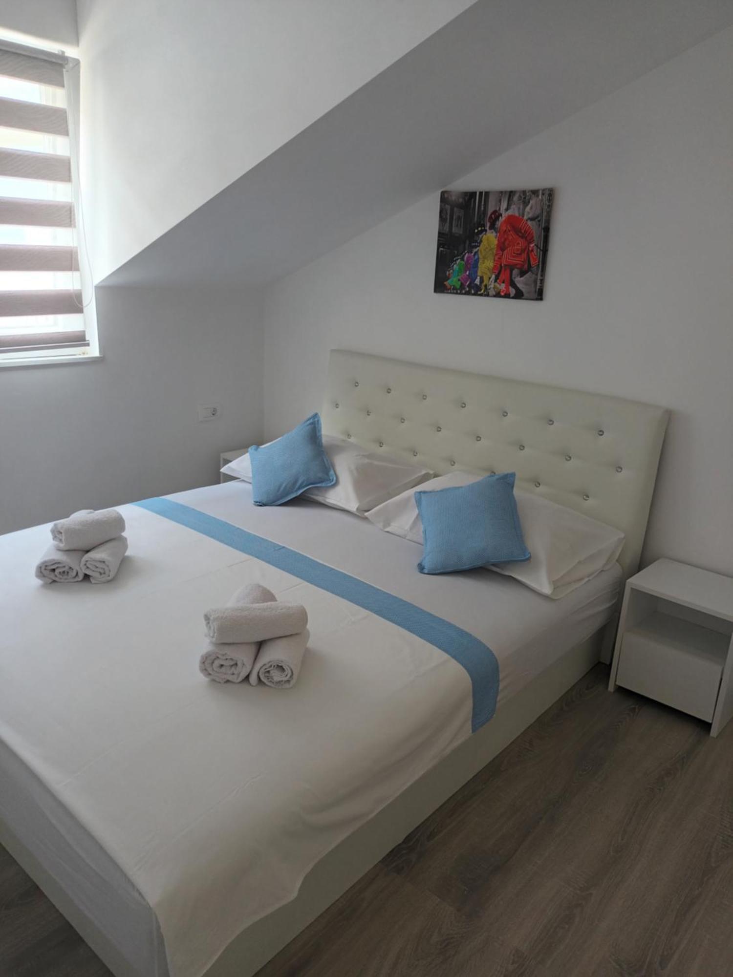 Apartmani Tolj Макарська Екстер'єр фото