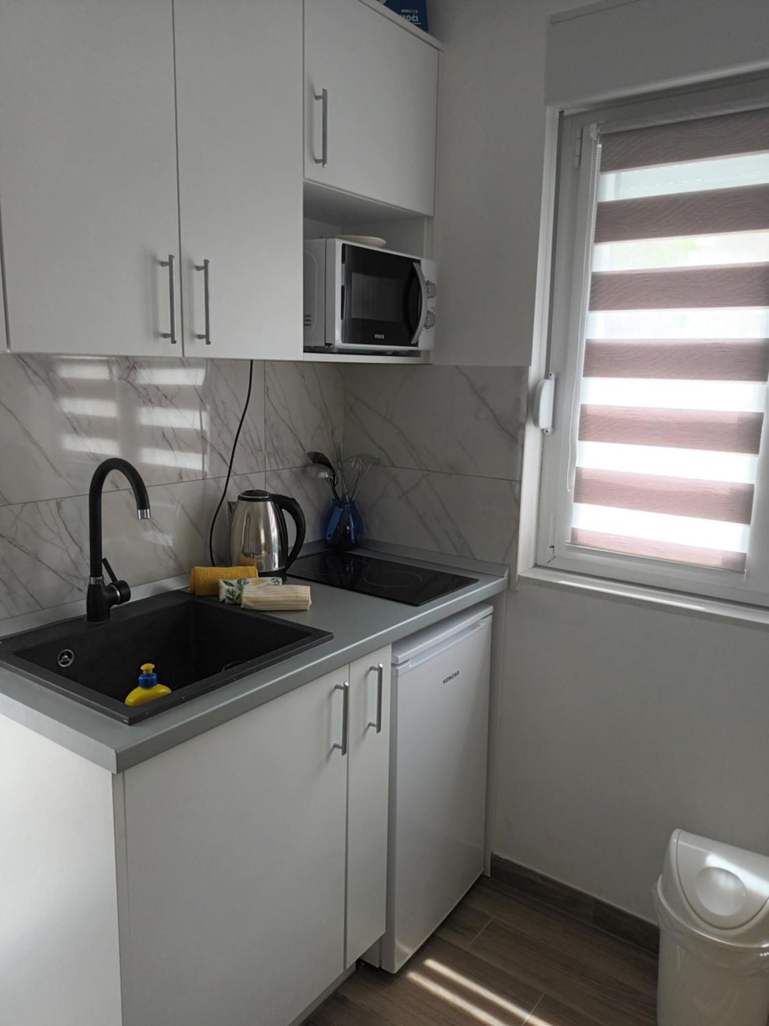 Apartmani Tolj Макарська Екстер'єр фото